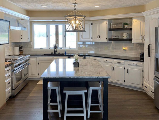 kitchen-white-cabinets-layout-image