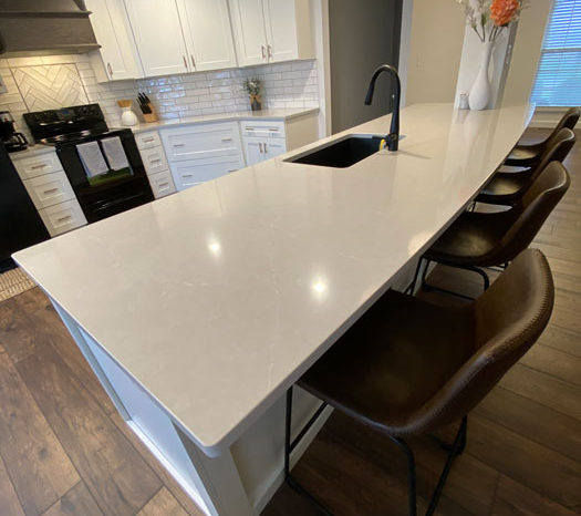 modern-kitchen-update-white-backsplash-black-fixtures-image-the-design-studio-breese