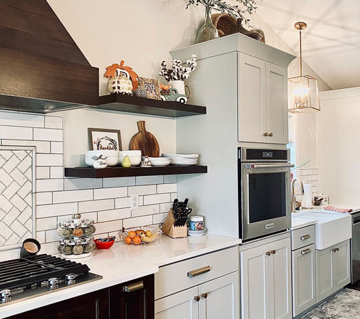 the-design-studio-breese-new-kitchen-light-cabinet-subway-tile-image